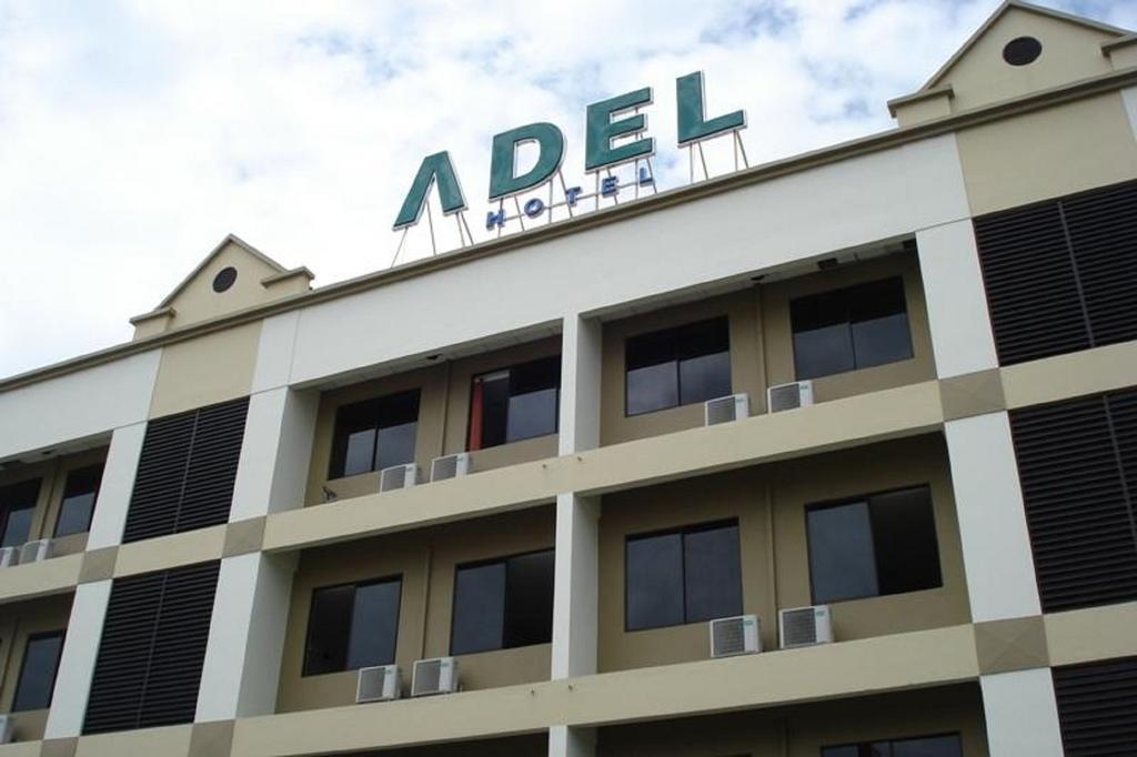 Putatan Adel Hotel מראה חיצוני תמונה