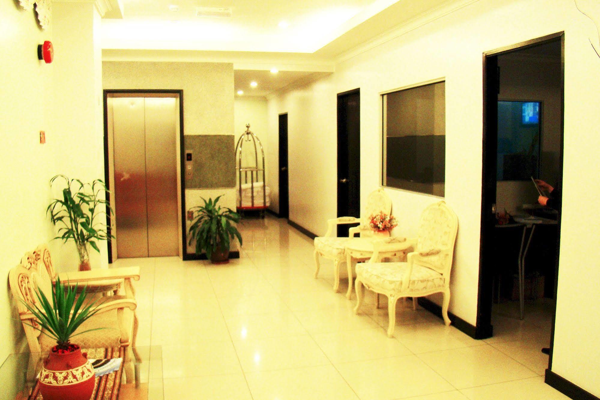 Putatan Adel Hotel מראה חיצוני תמונה