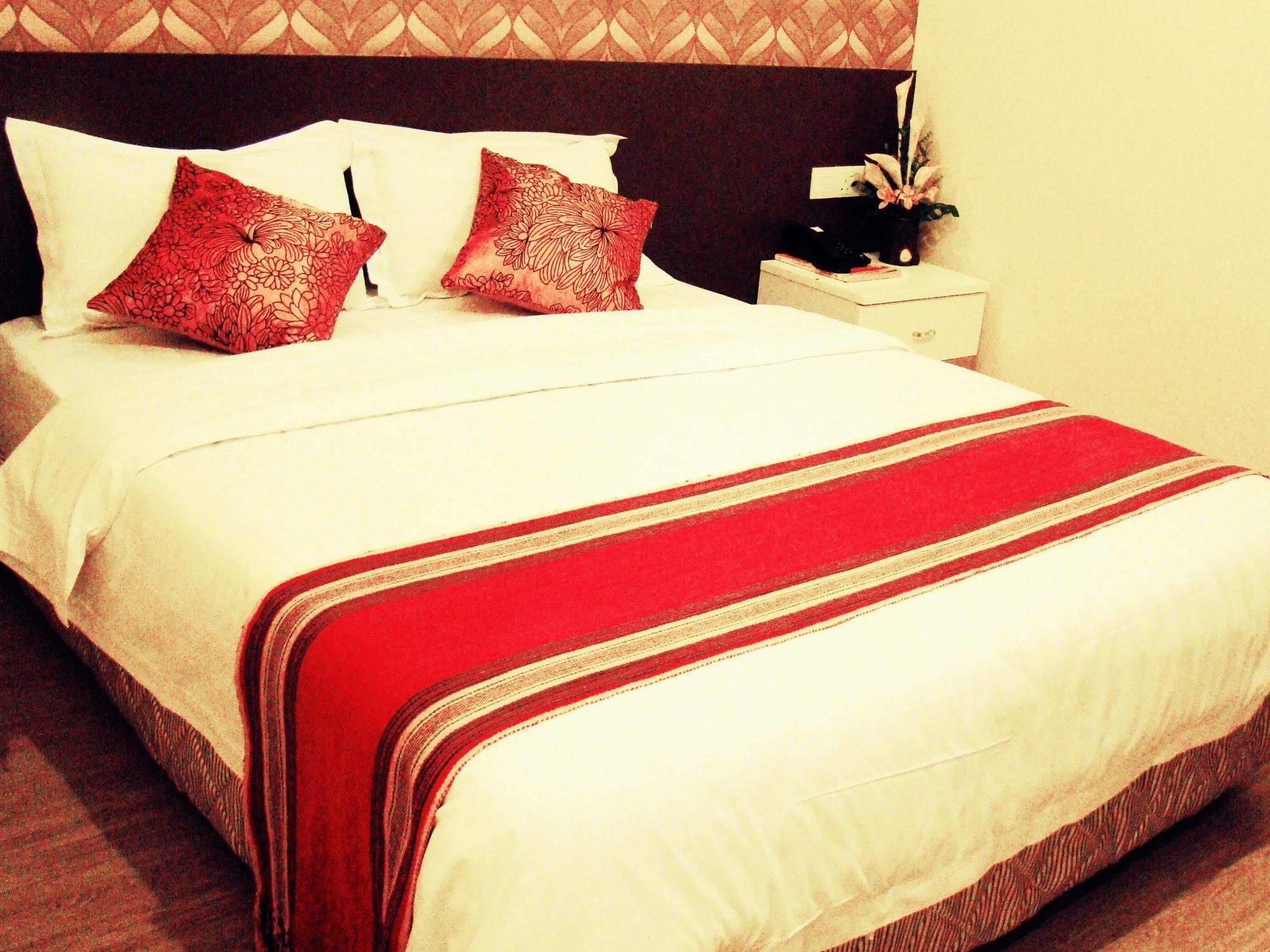Putatan Adel Hotel מראה חיצוני תמונה