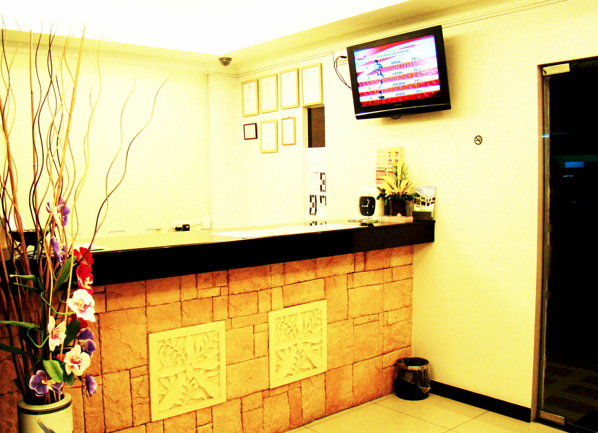 Putatan Adel Hotel מראה חיצוני תמונה